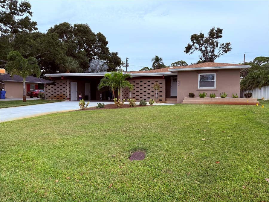 Property photo for 6221 6TH AVENUE N, St Petersburg, FL