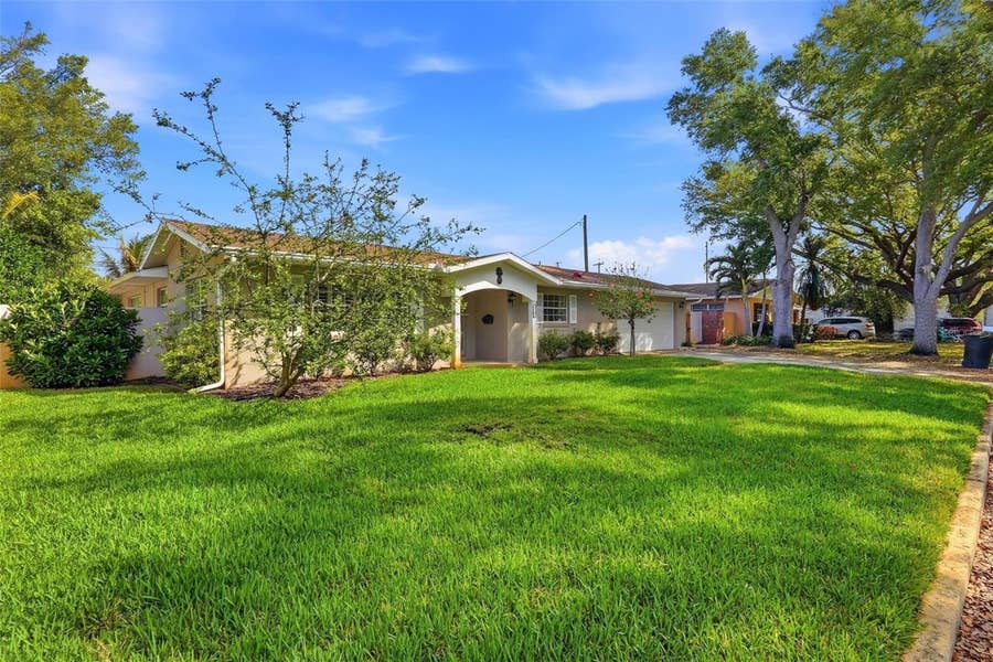 Property photo for 8235 39TH AVENUE N, St Petersburg, FL