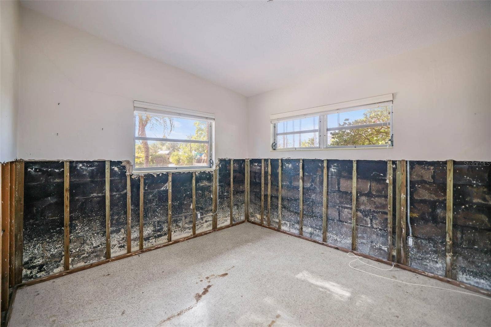 11921 LAGOON LANE, Treasure Island, FL 33706