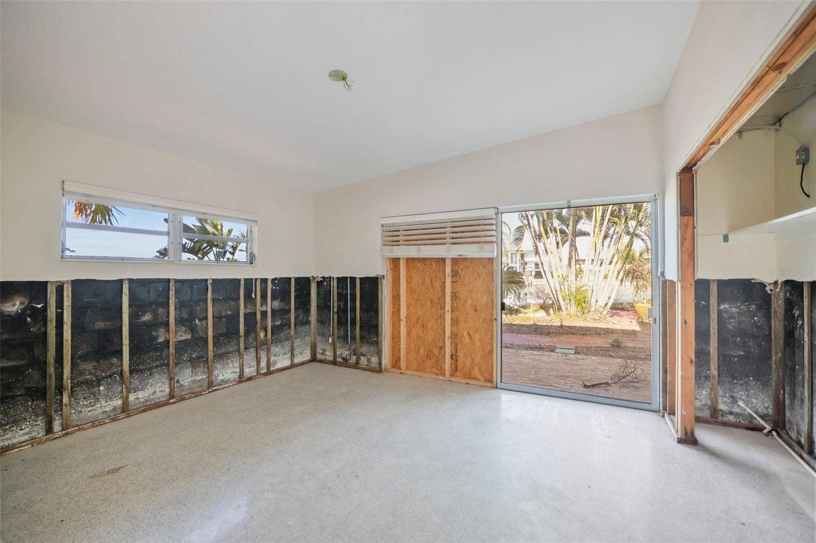 11921 LAGOON LANE, Treasure Island, FL 33706