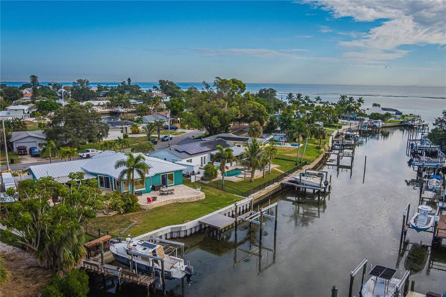 Property photo for 510 LEWIS BOULEVARD SE, St Petersburg, FL