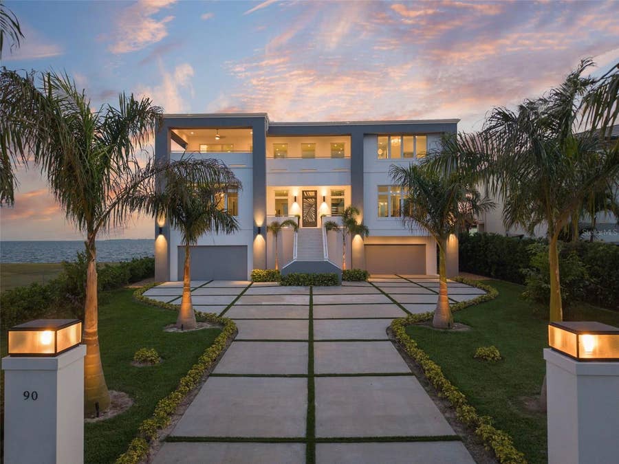 Property photo for 90 MARTINIQUE AVENUE, Tampa, FL