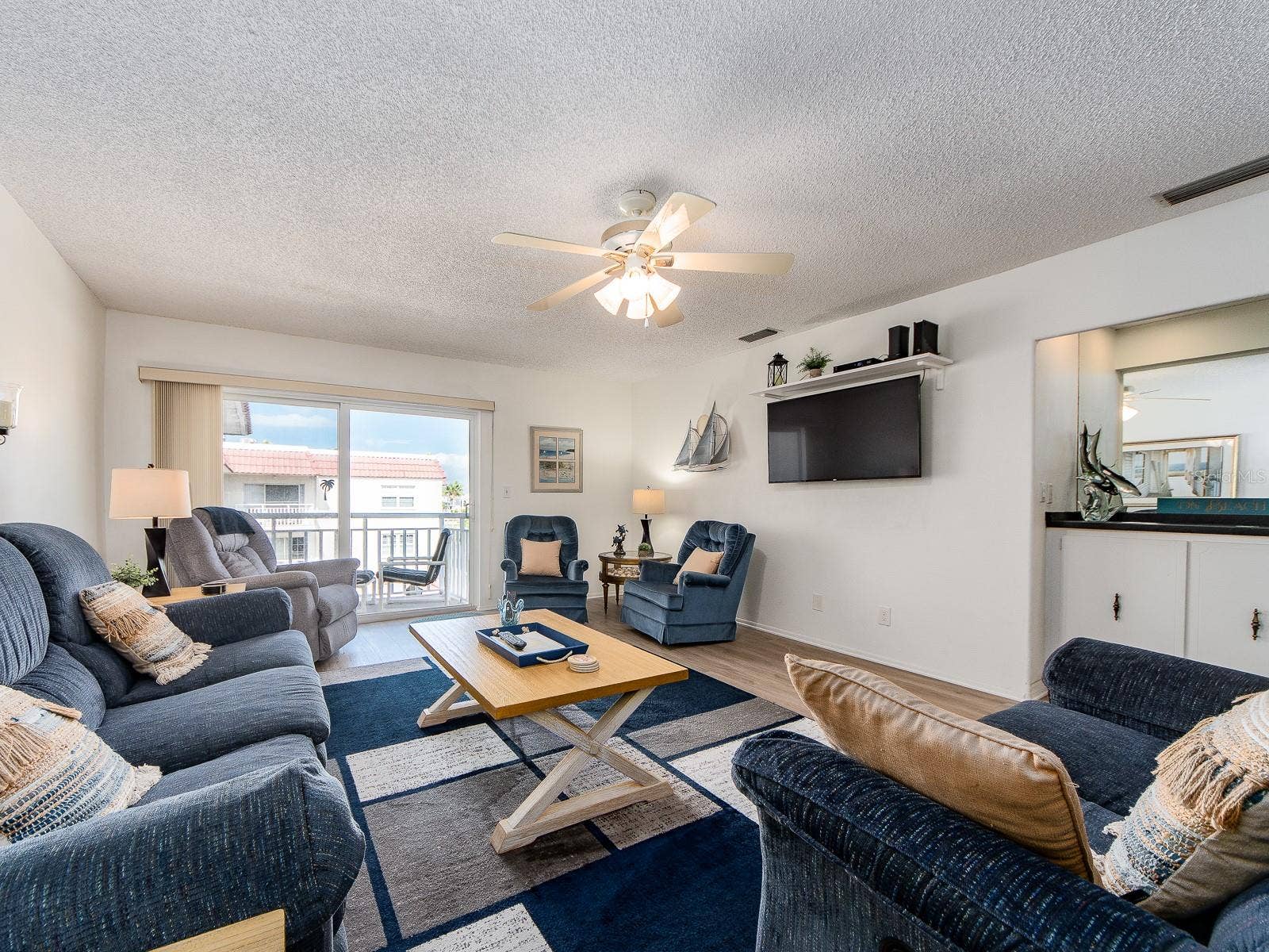 2900 GULF BOULEVARD, #307, Belleair Beach, FL 33786 2900 GULF BOULEVARD, #307, Belleair Beach, FL 33786