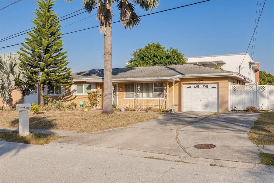 Property photo for 1715 S JEFFERSON AVENUE, Largo, FL