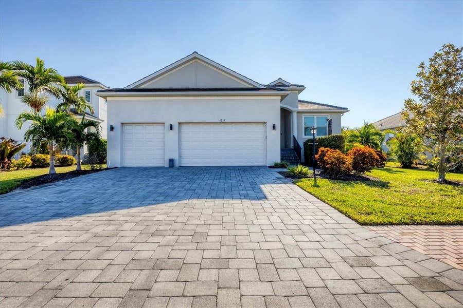 Property photo for 6233 CHAMPIONS ROW STREET, Bradenton, FL