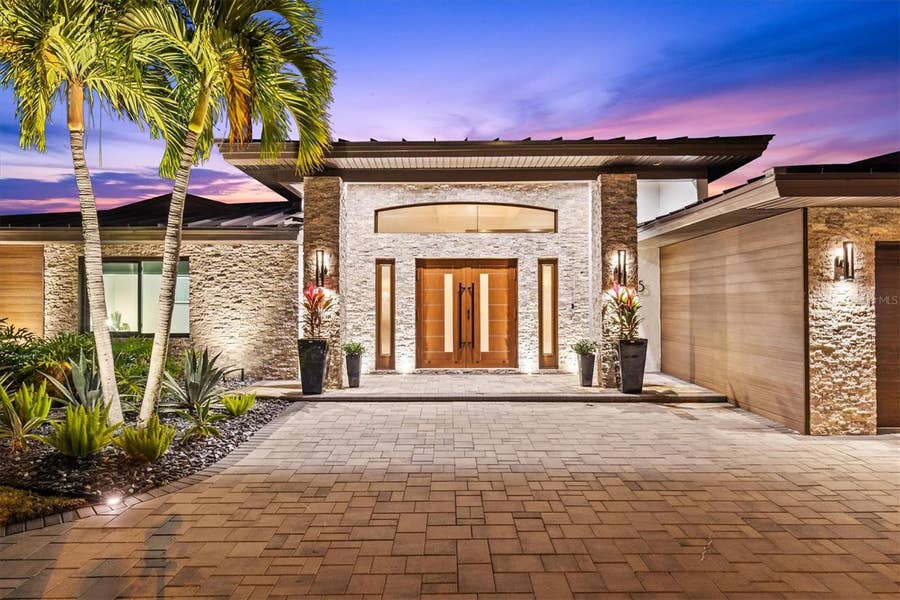 Property photo for 215 DRIFTWOOD LANE, Largo, FL