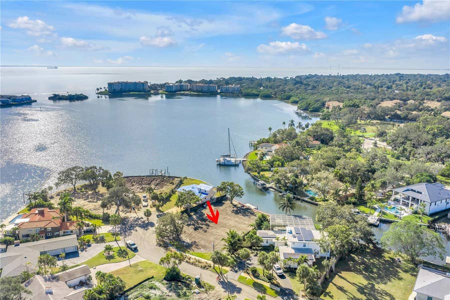 Property photo for 4811 PARADISE WAY S, St Petersburg, FL