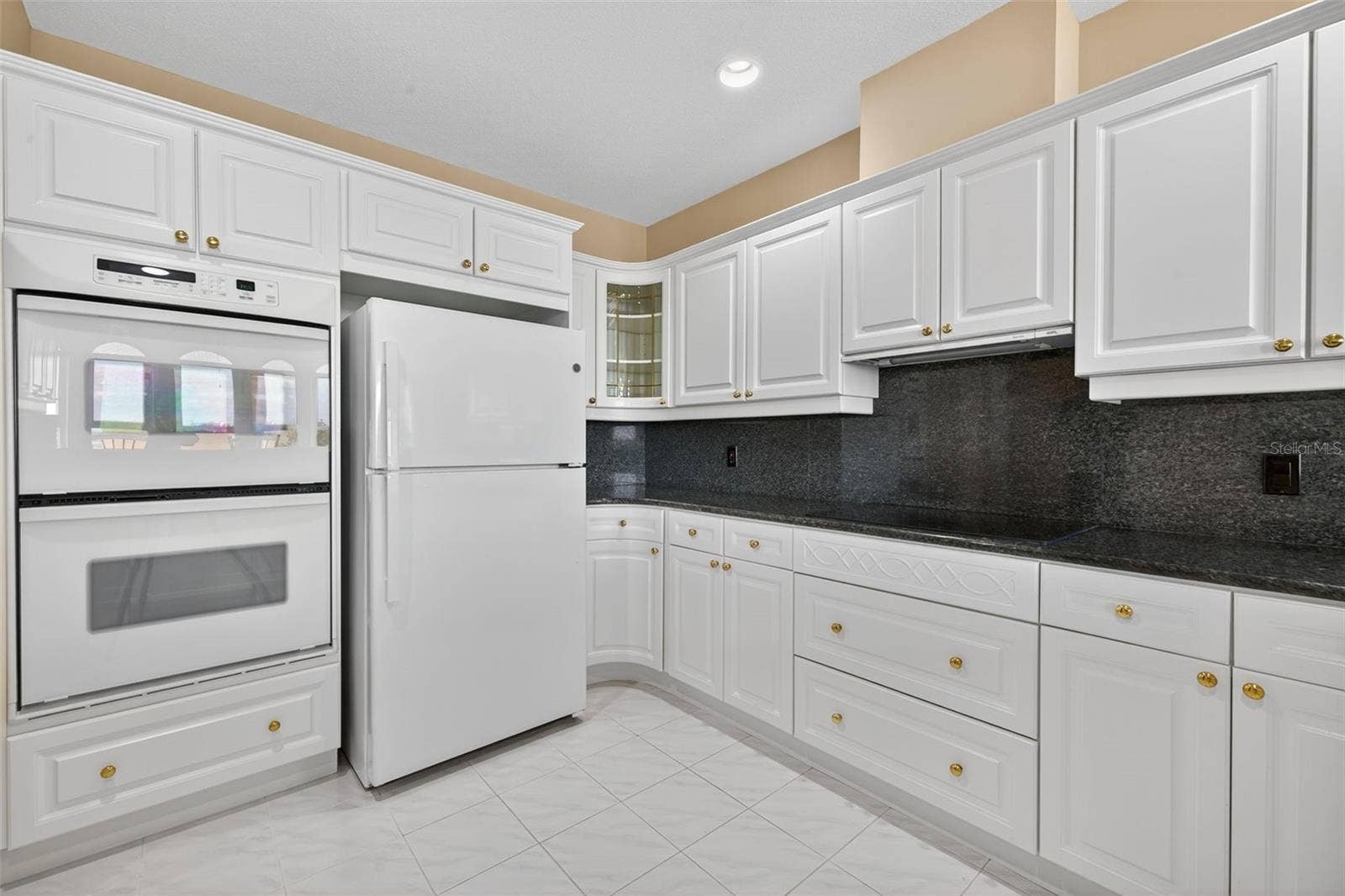 288 BEACH DRIVE NE, #4B, St Petersburg, FL 33701 Kitchen