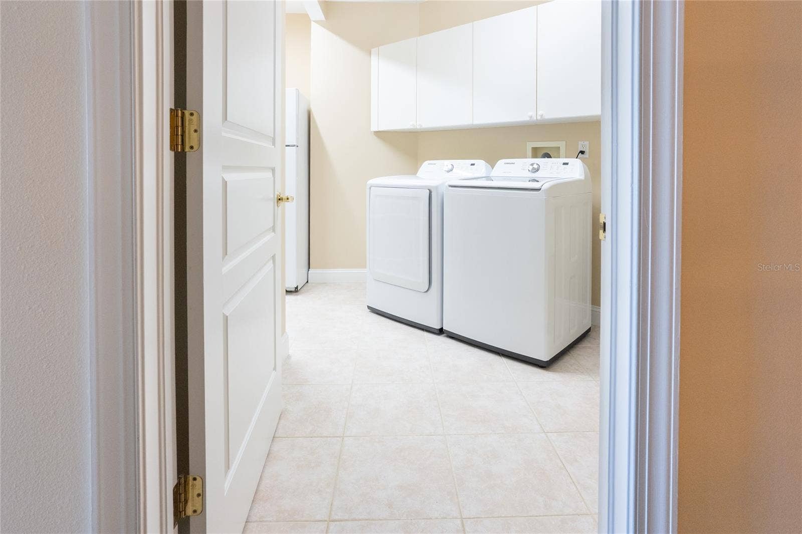 288 BEACH DRIVE NE, #4B, St Petersburg, FL 33701 Laundry Room