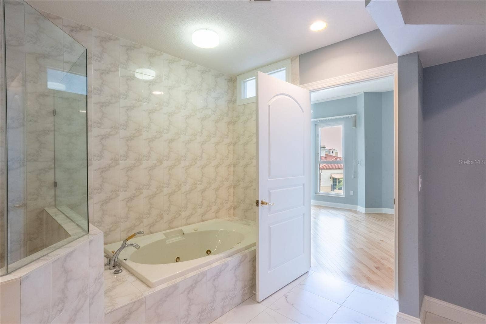 288 BEACH DRIVE NE, #4B, St Petersburg, FL 33701 Primary Bathroom