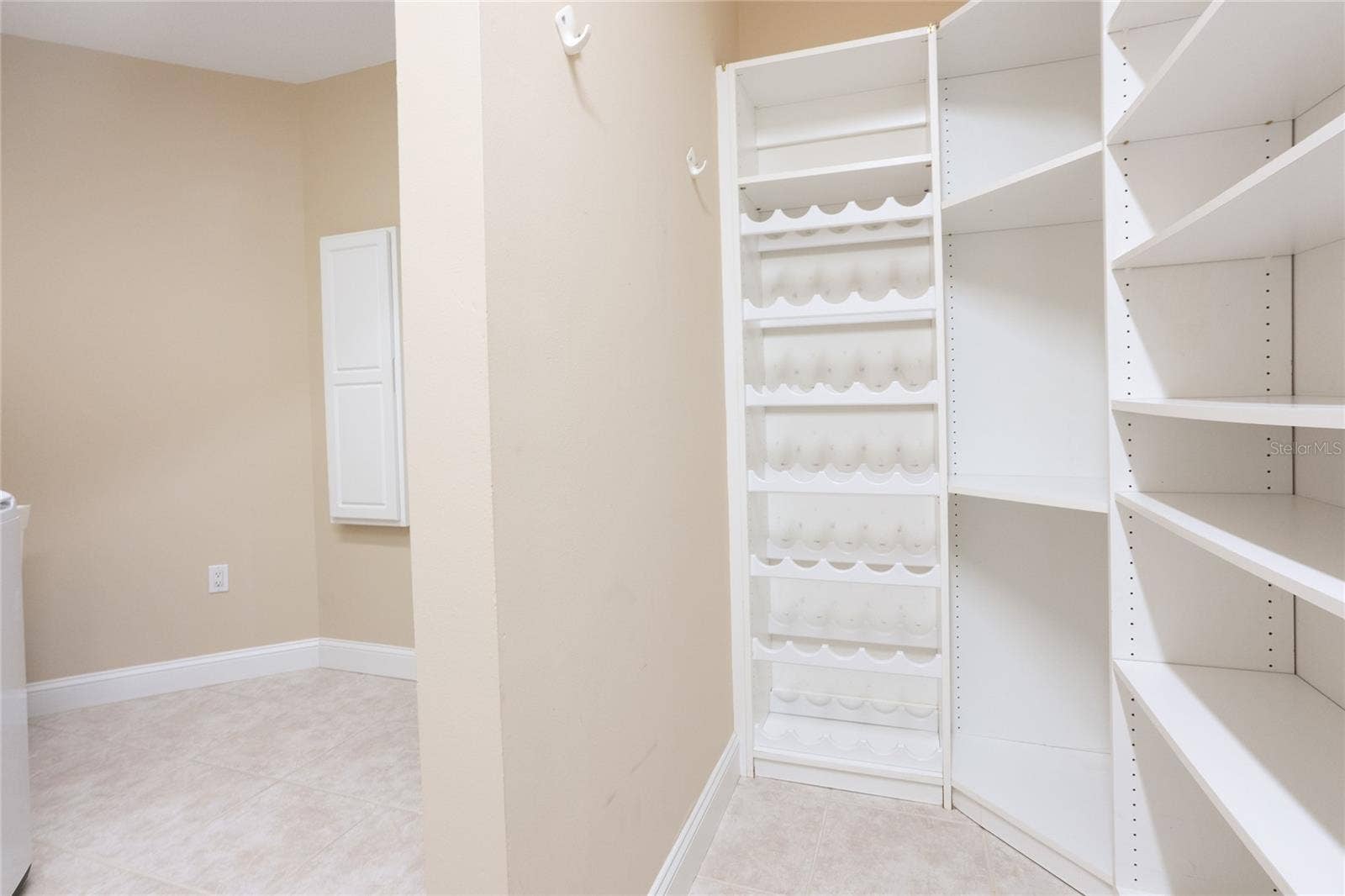 288 BEACH DRIVE NE, #4B, St Petersburg, FL 33701 Laundry Room