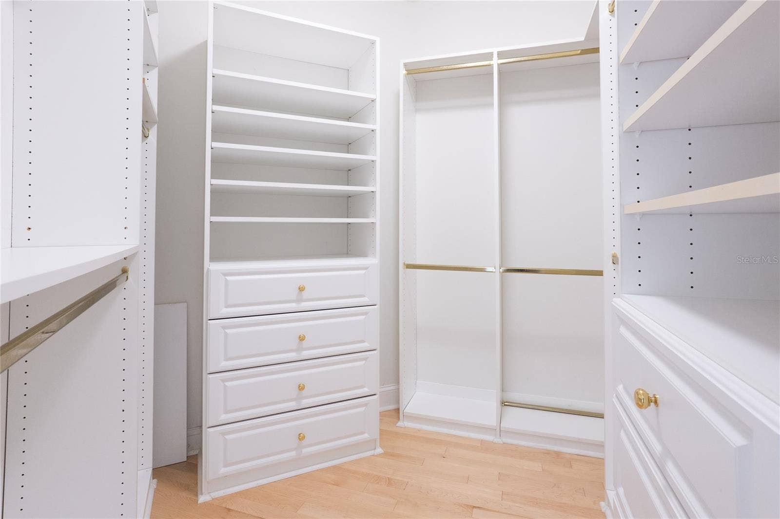 288 BEACH DRIVE NE, #4B, St Petersburg, FL 33701 Walk-in Closet