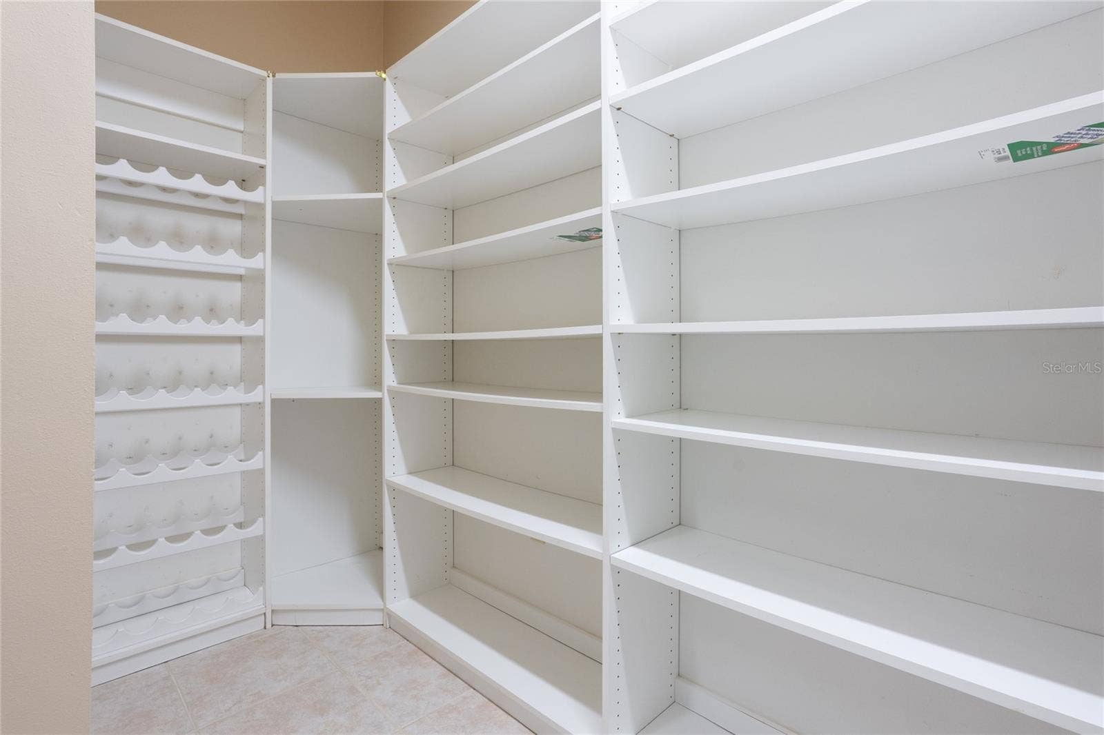 288 BEACH DRIVE NE, #4B, St Petersburg, FL 33701 Laundry Room