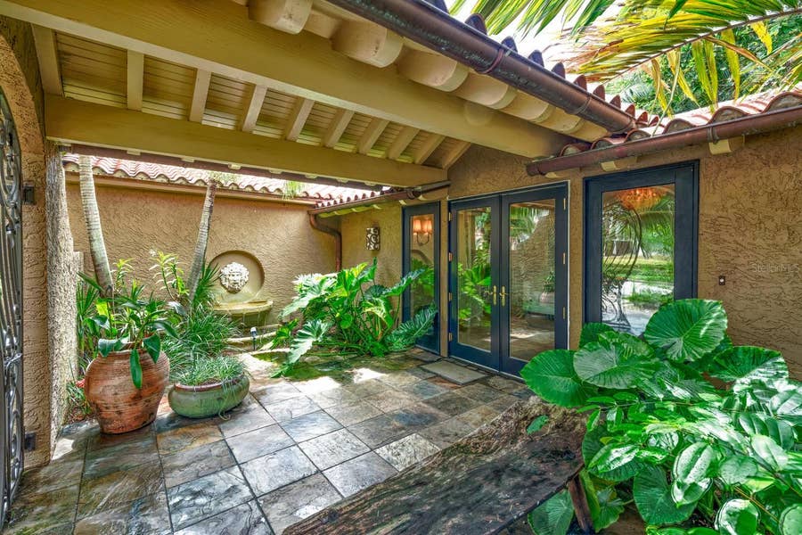 Property photo for 808 BRIGHTWATERS BOULEVARD NE, St Petersburg, FL