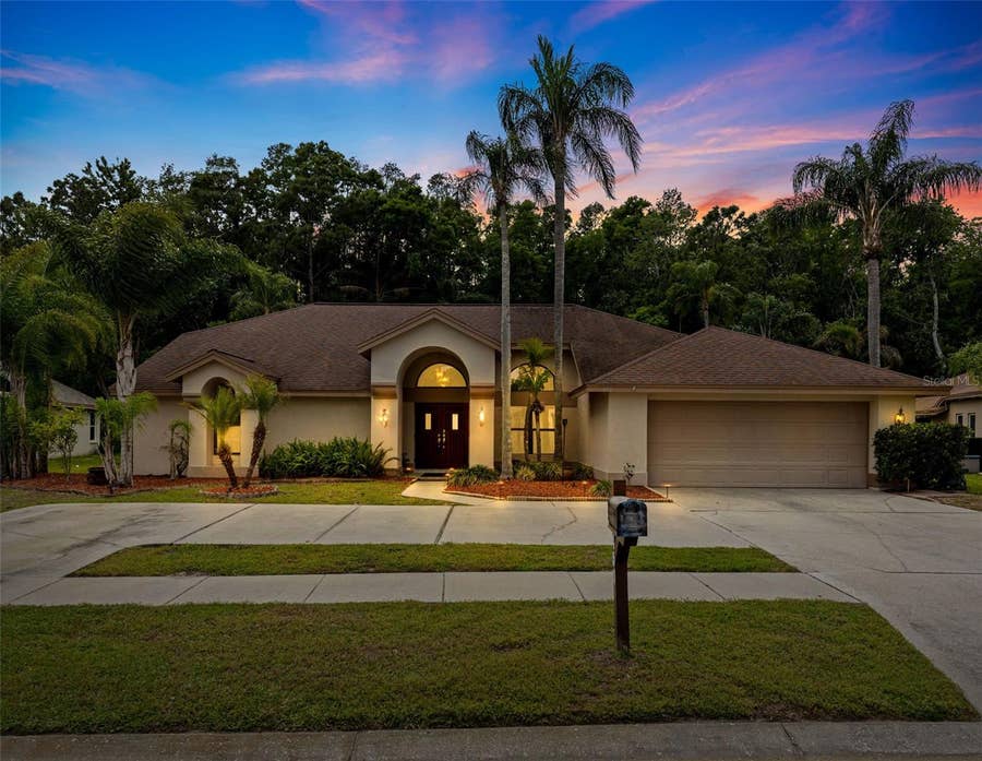 Property photo for 450 WATERFORD CIRCLE E, Tarpon Springs, FL