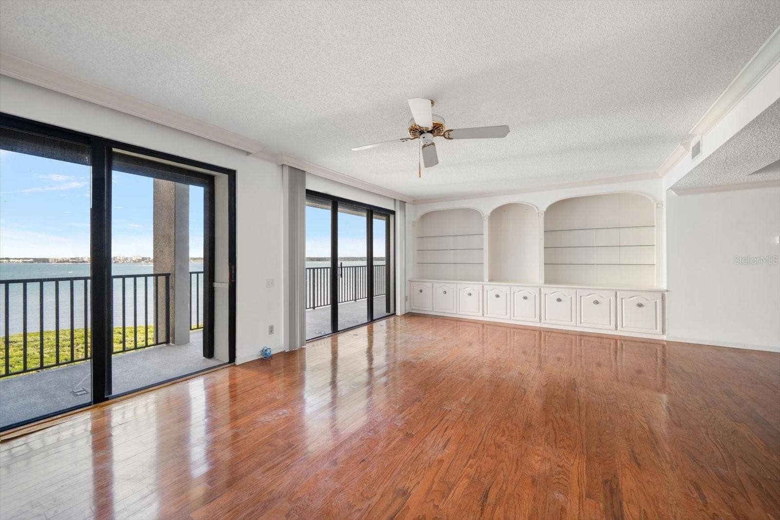 1501 GULF BOULEVARD, #604, Clearwater Beach, FL 33767 1501 GULF BOULEVARD, #604, Clearwater Beach, FL 33767