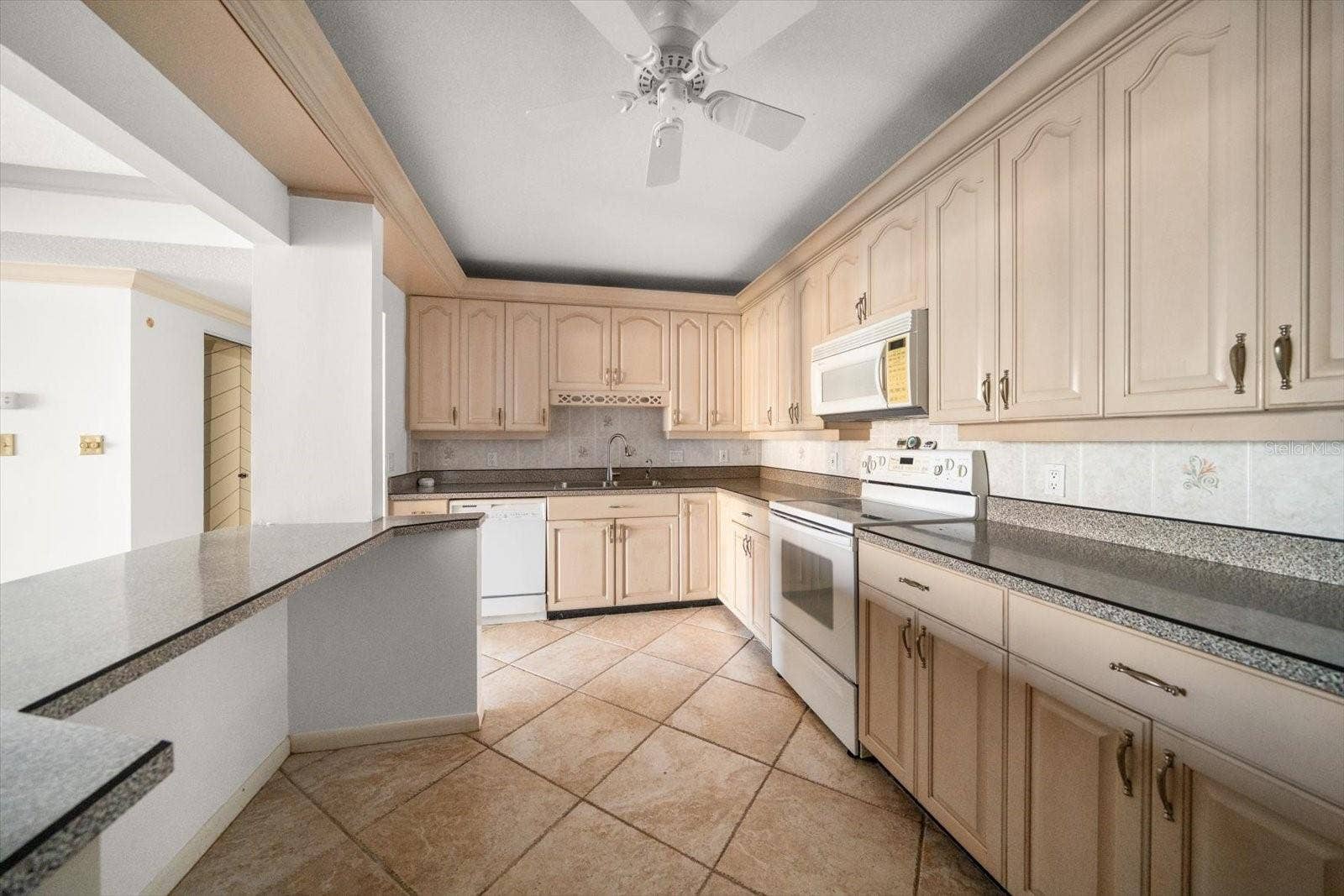 1501 GULF BOULEVARD, #604, Clearwater Beach, FL 33767 1501 GULF BOULEVARD, #604, Clearwater Beach, FL 33767