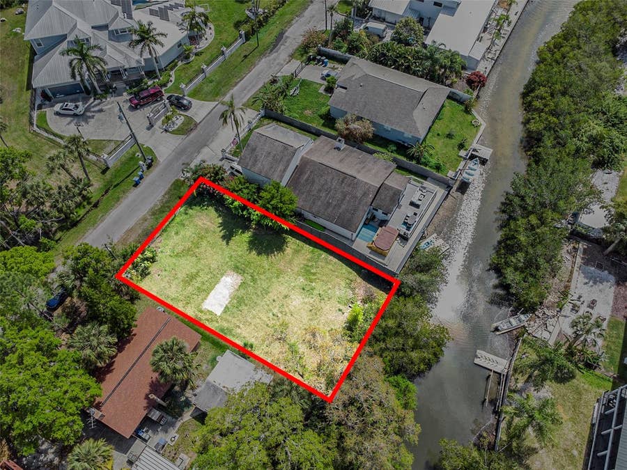 Property photo for 7406 BAY DRIVE, Tampa, FL