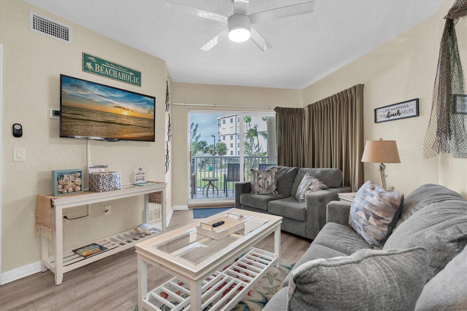 12000 GULF BOULEVARD, #207N, Treasure Island, FL 33706 living room