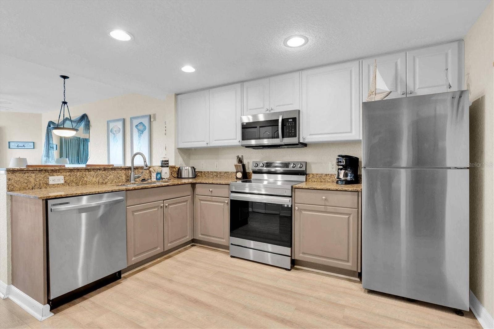 12000 GULF BOULEVARD, #207N, Treasure Island, FL 33706 kitchen