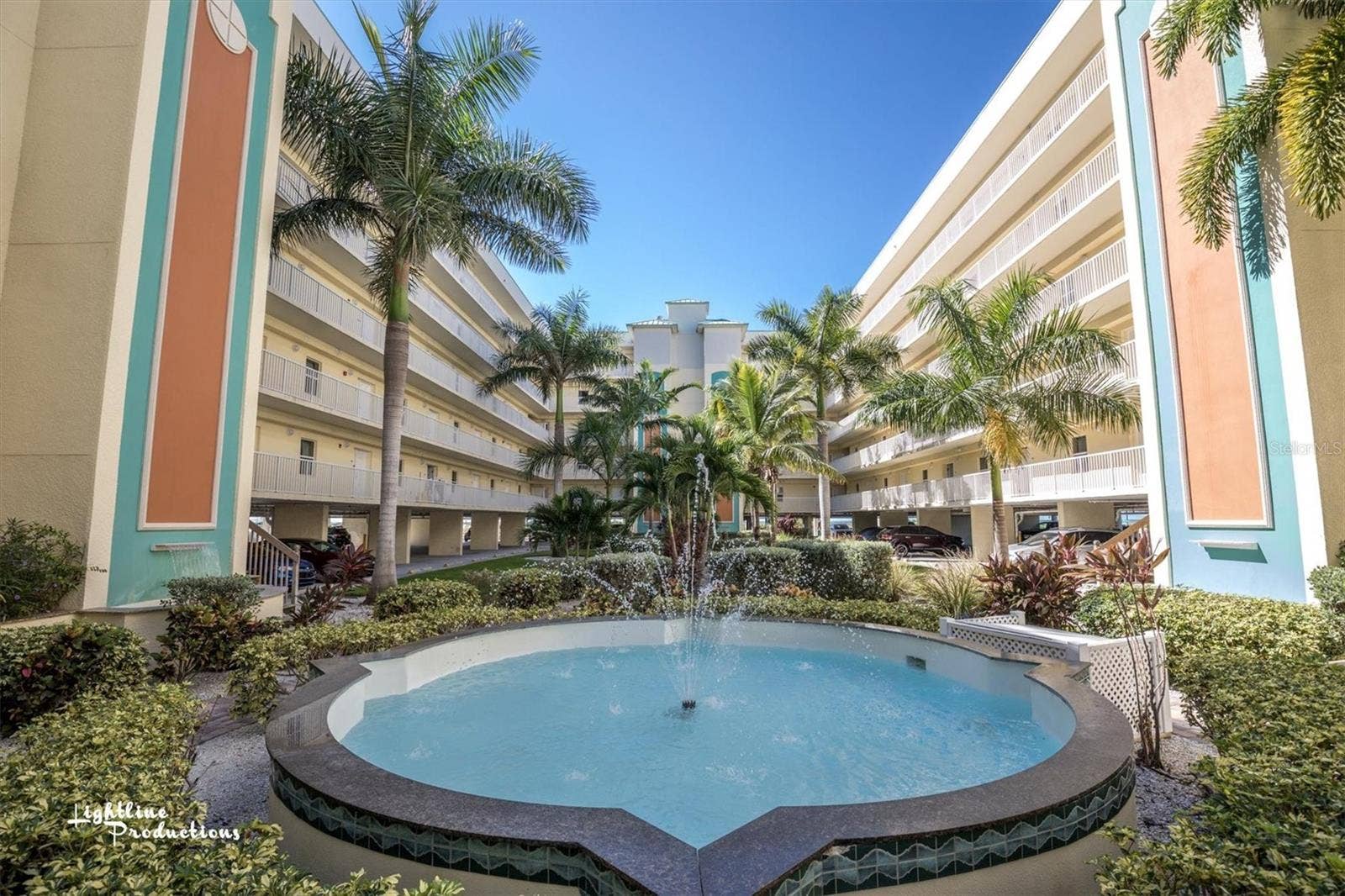 12000 GULF BOULEVARD, #207N, Treasure Island, FL 33706 courtyard