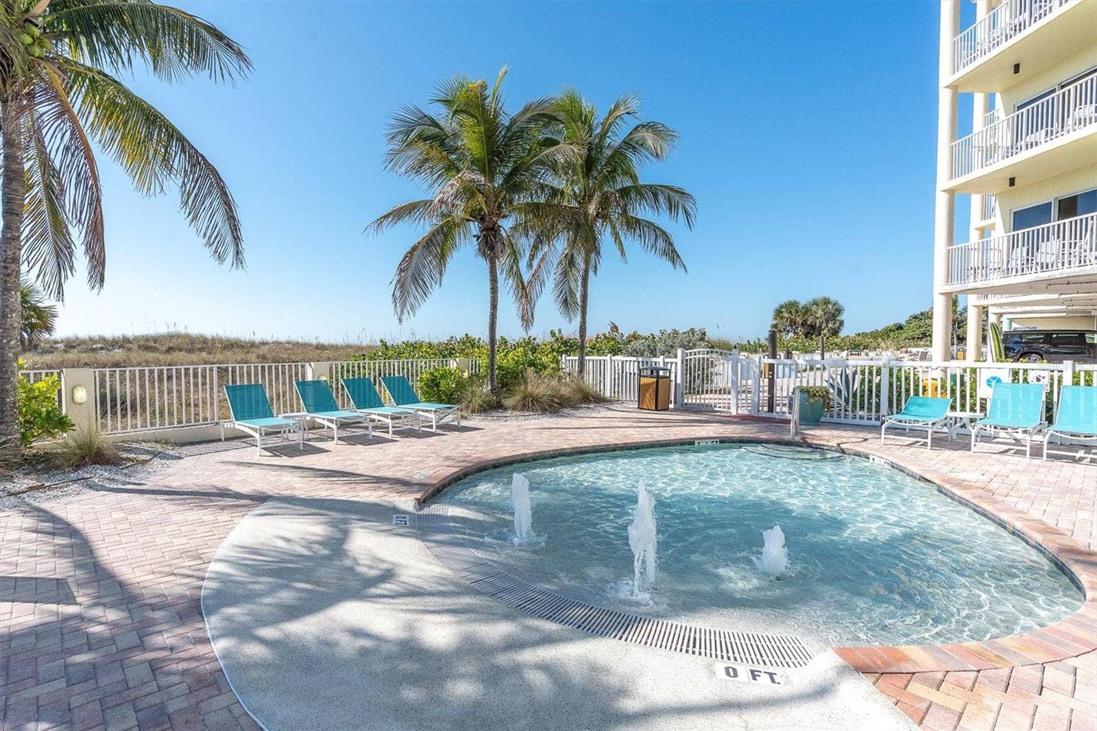 12000 GULF BOULEVARD, #207N, Treasure Island, FL 33706 wading pool