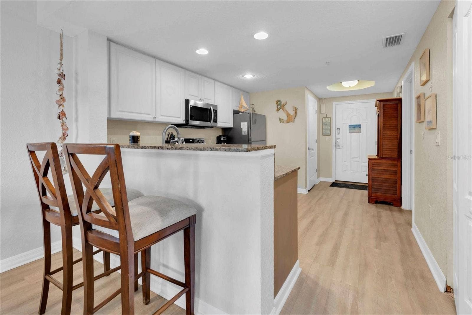 12000 GULF BOULEVARD, #207N, Treasure Island, FL 33706 kitchen breakfast bar