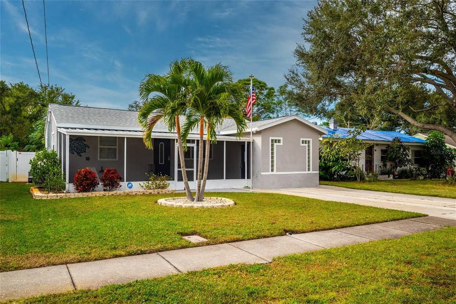 Property photo for 435 3RD STREET NW, Largo, FL
