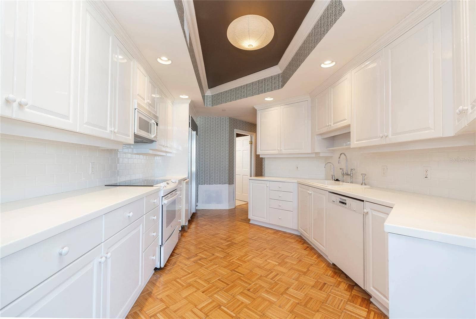 2 SEASIDE LANE, #103, Belleair, FL 33756 Kitchen