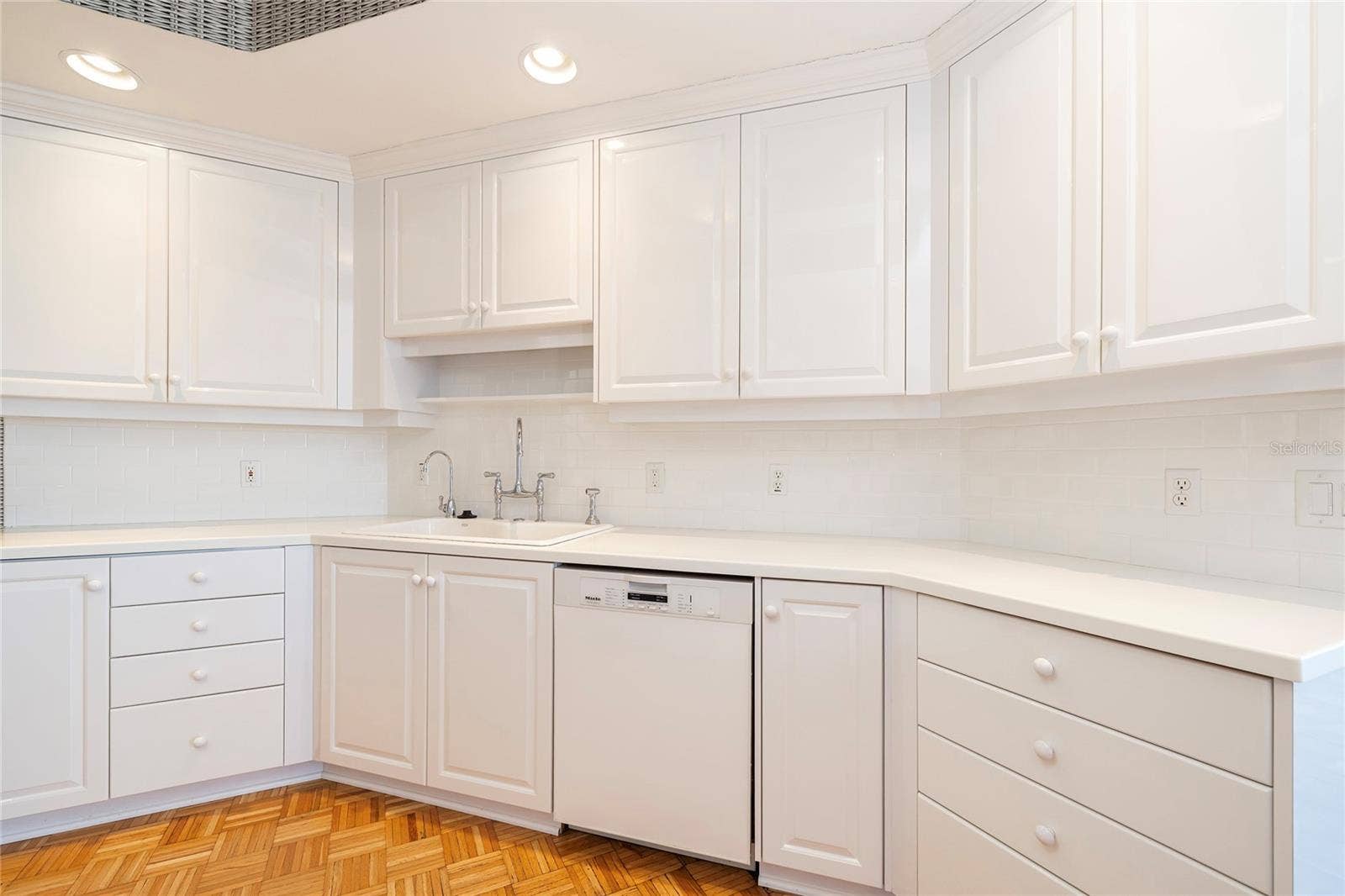 2 SEASIDE LANE, #103, Belleair, FL 33756 Kitchen