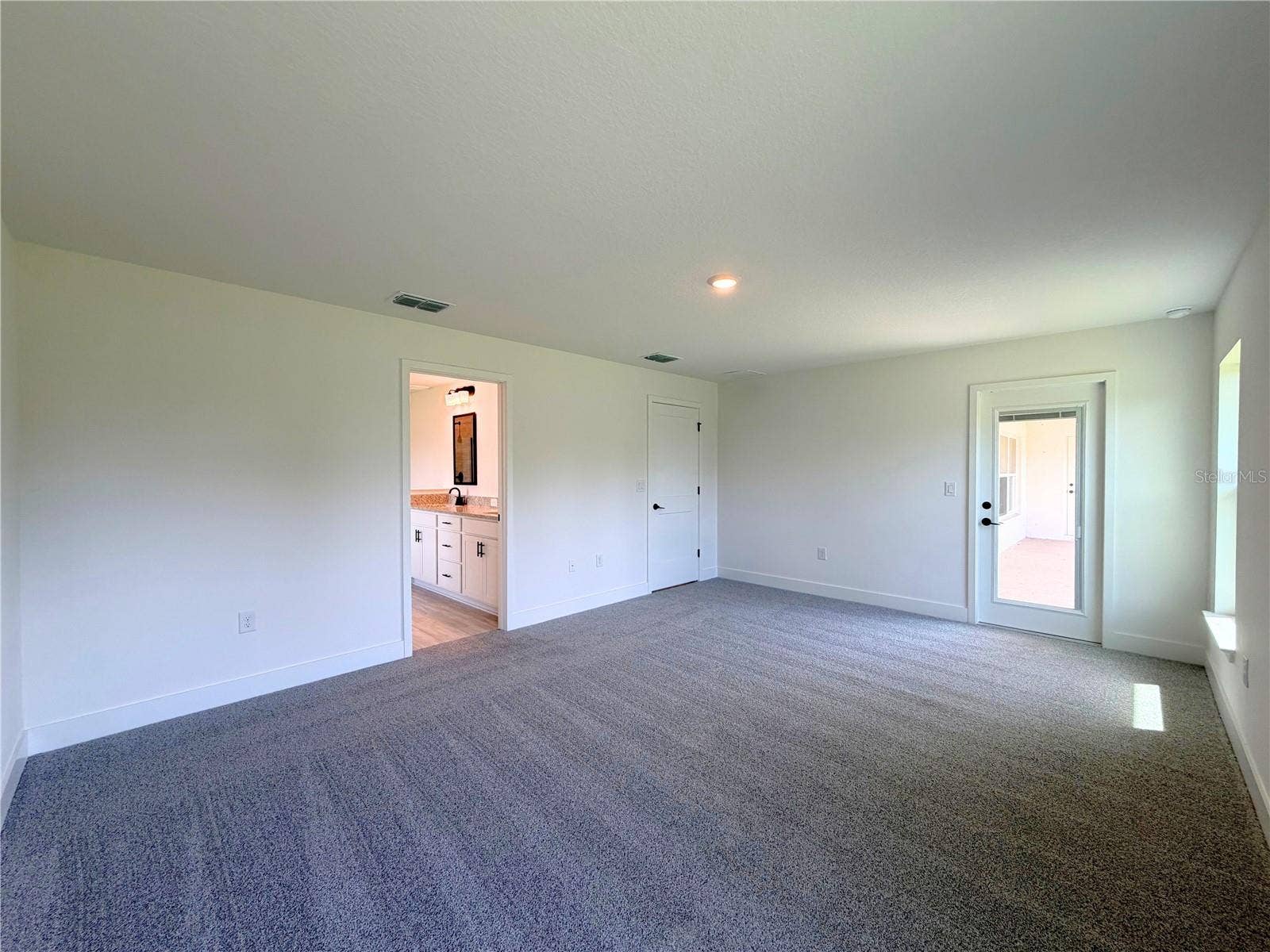 37041 HIDDEN VIEW CIRCLE, Dade City, FL 33523