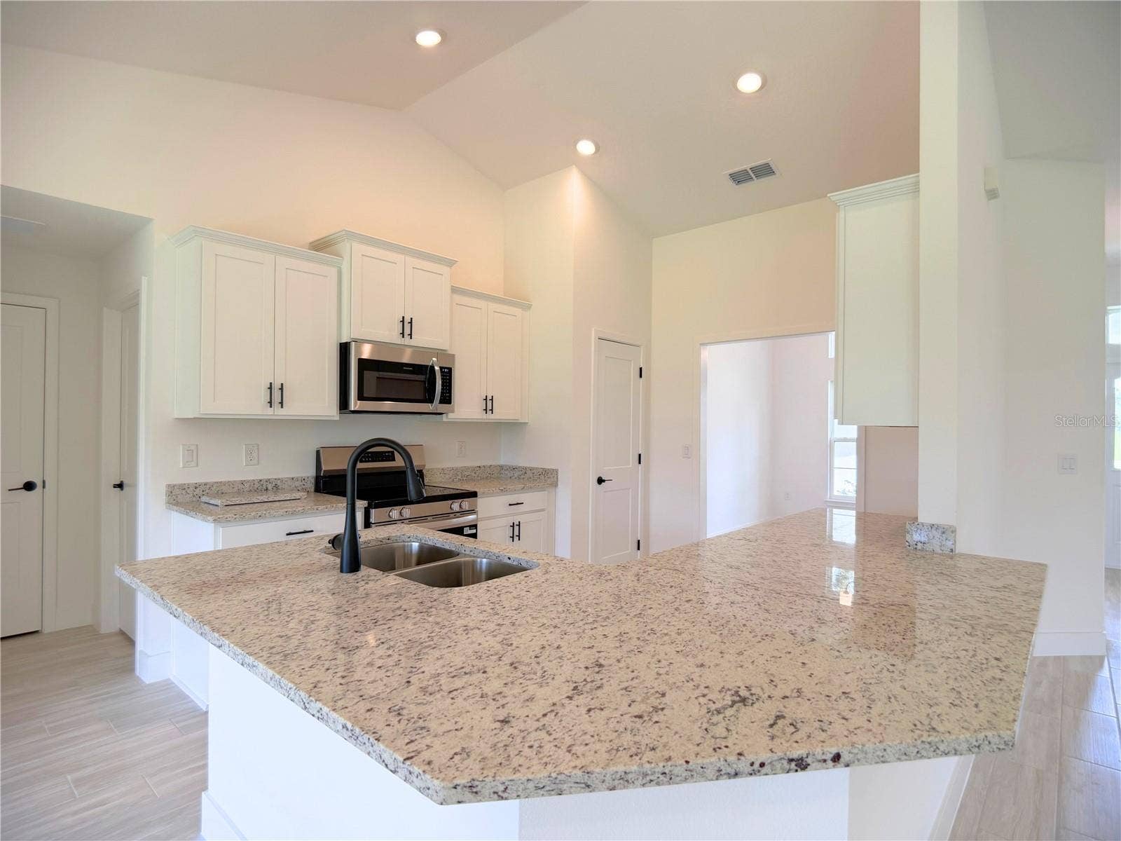 37041 HIDDEN VIEW CIRCLE, Dade City, FL 33523