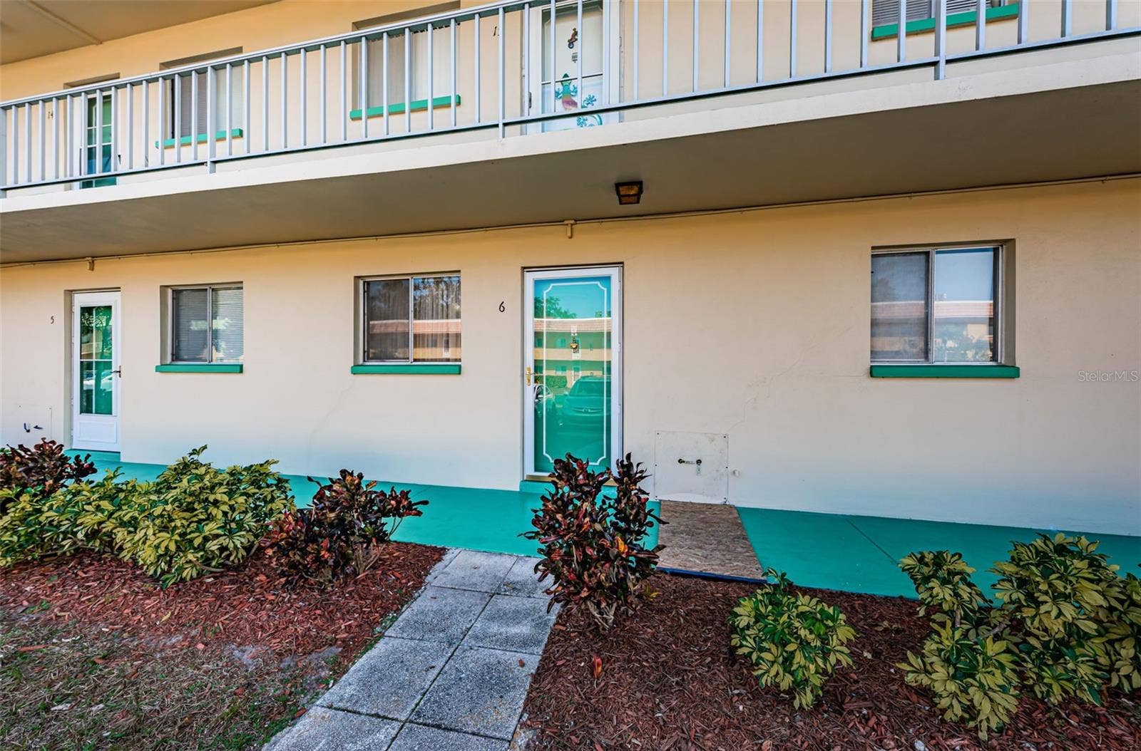 2001 GREENBRIAR BOULEVARD, #6, Clearwater, FL 33763
