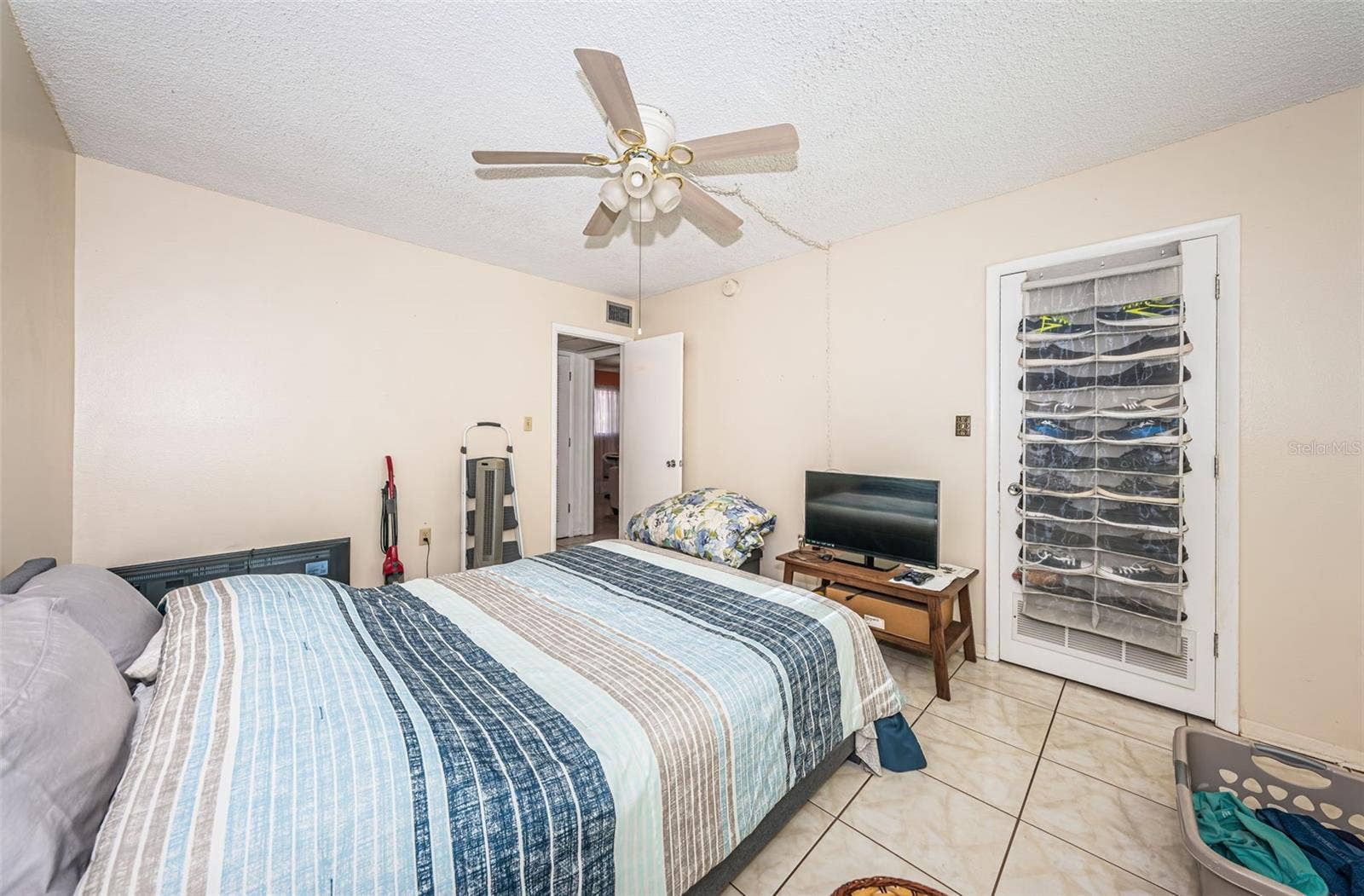 2001 GREENBRIAR BOULEVARD, #6, Clearwater, FL 33763