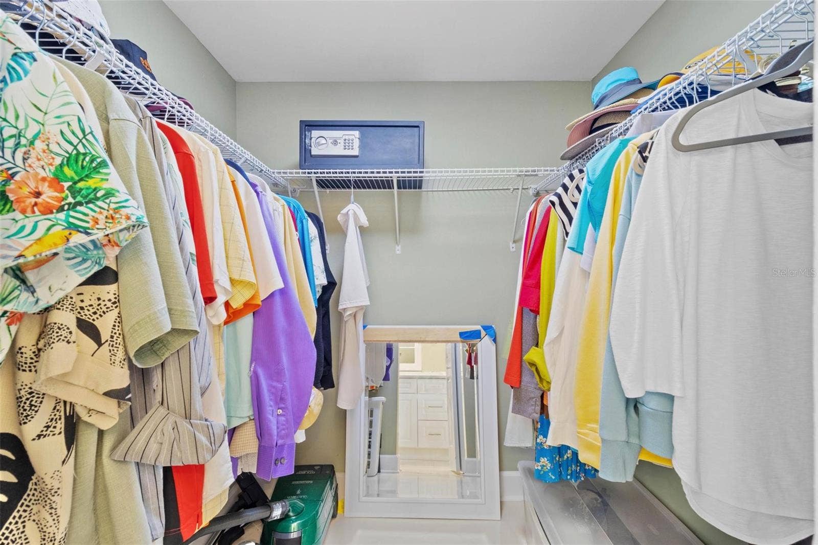 1660 GULF BOULEVARD, #607, Clearwater Beach, FL 33767 primary walk-in closet