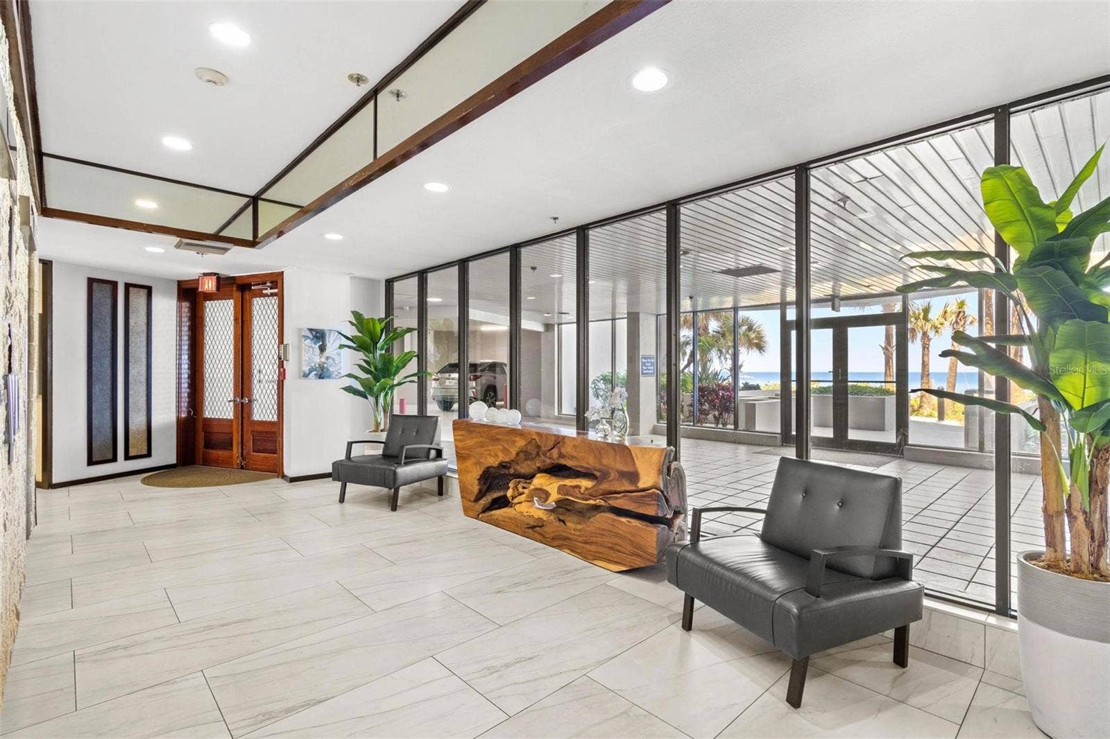 1660 GULF BOULEVARD, #607, Clearwater Beach, FL 33767 building main lobby