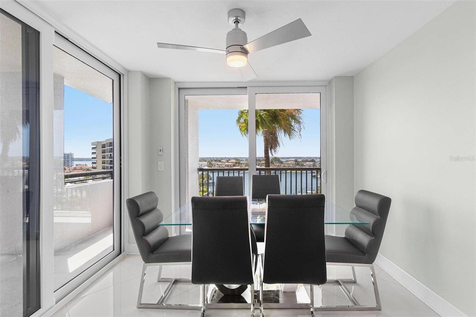 1660 GULF BOULEVARD, #607, Clearwater Beach, FL 33767 dining area with water views