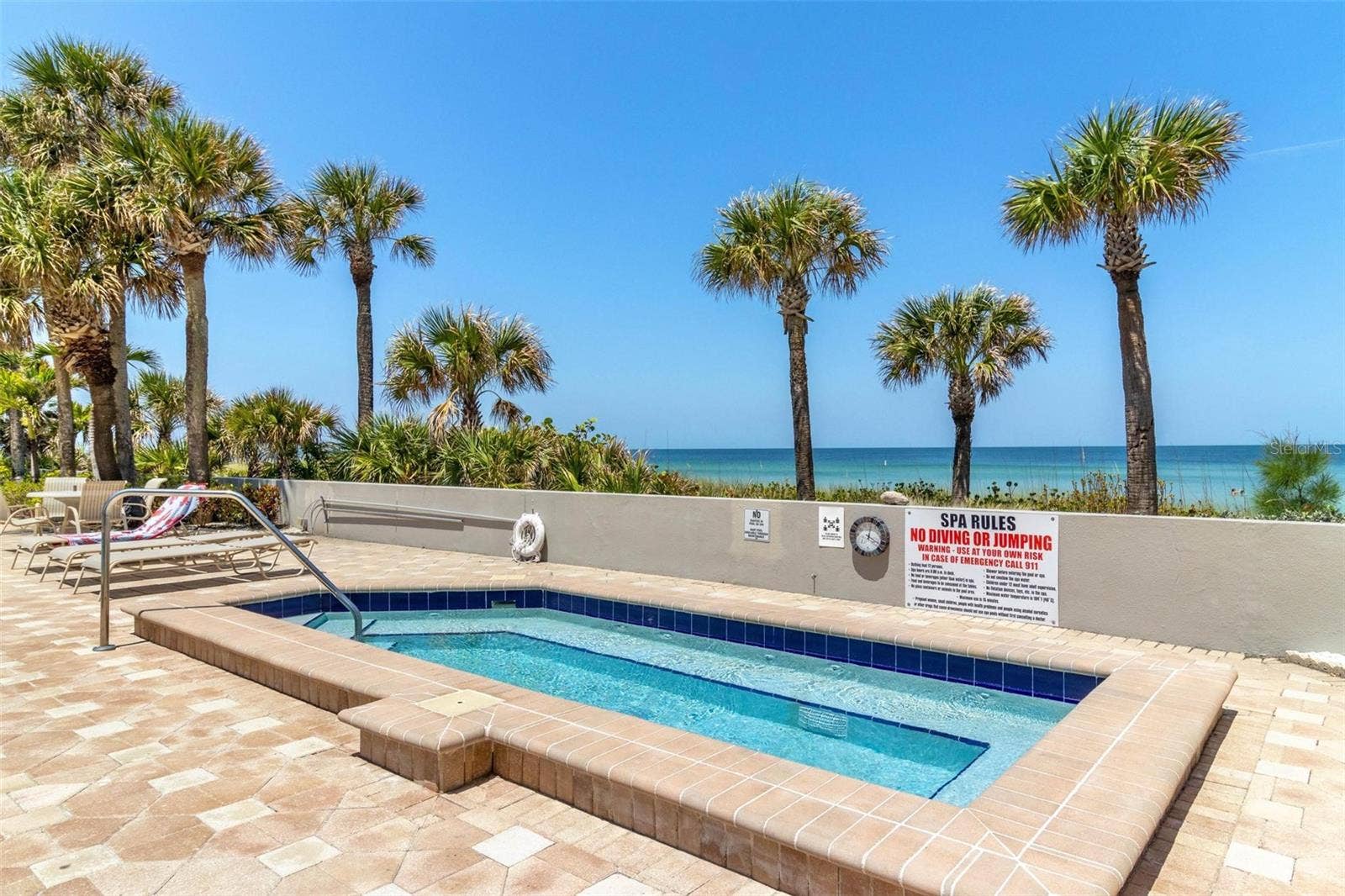1660 GULF BOULEVARD, #607, Clearwater Beach, FL 33767 beachfront community hot tub