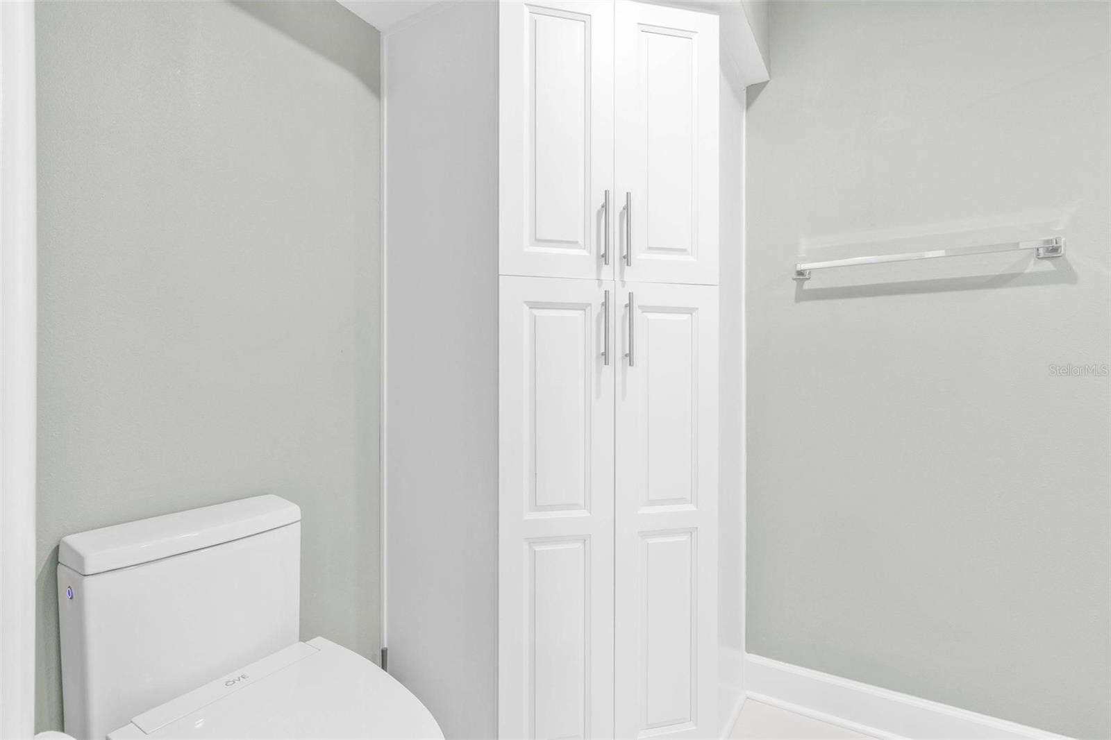 1660 GULF BOULEVARD, #607, Clearwater Beach, FL 33767 primary commode / shower area