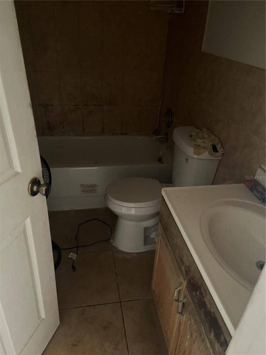 3607 N 52ND STREET, Tampa, FL 33619 3607 N 52ND STREET, Tampa, FL 33619