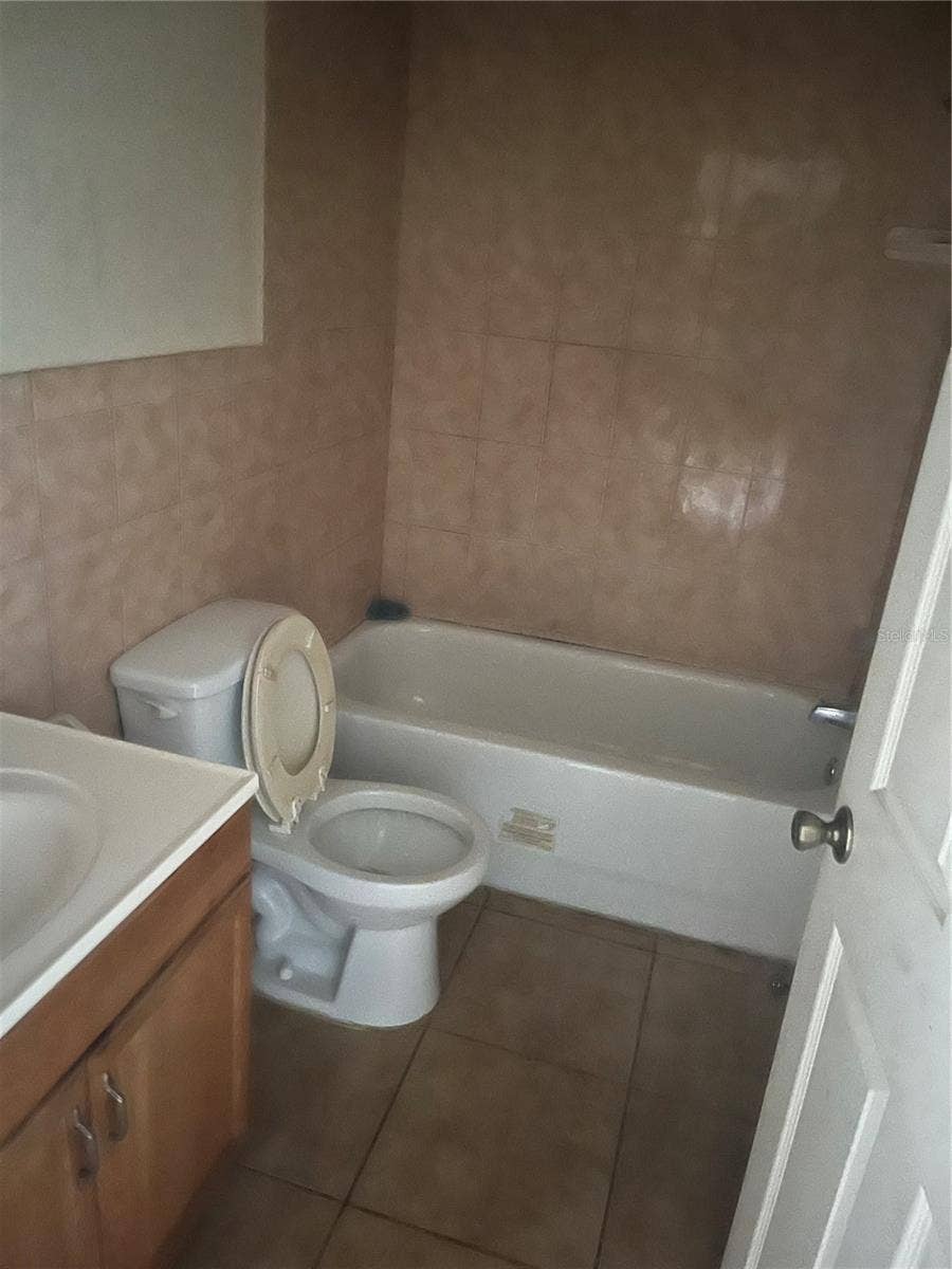 3607 N 52ND STREET, Tampa, FL 33619 3607 N 52ND STREET, Tampa, FL 33619