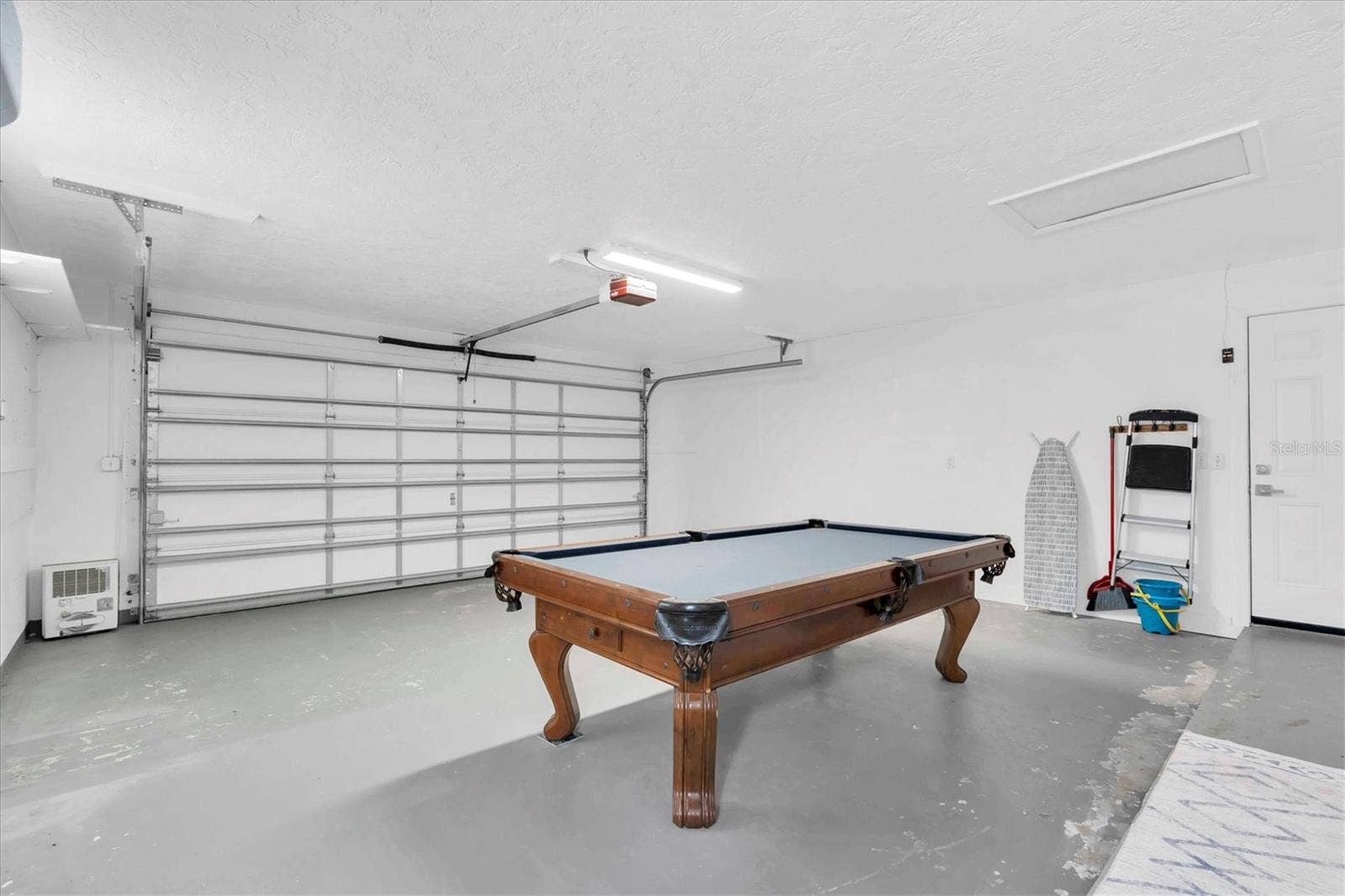 4200 46TH AVENUE S, St Petersburg, FL 33711 Oversized garage