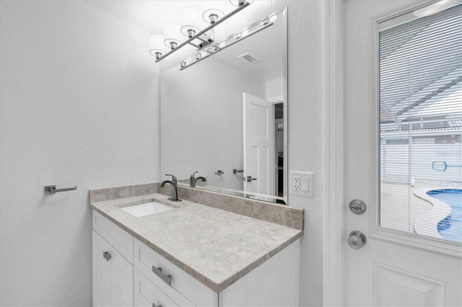 4200 46TH AVENUE S, St Petersburg, FL 33711 2nd Bath with pool entrance