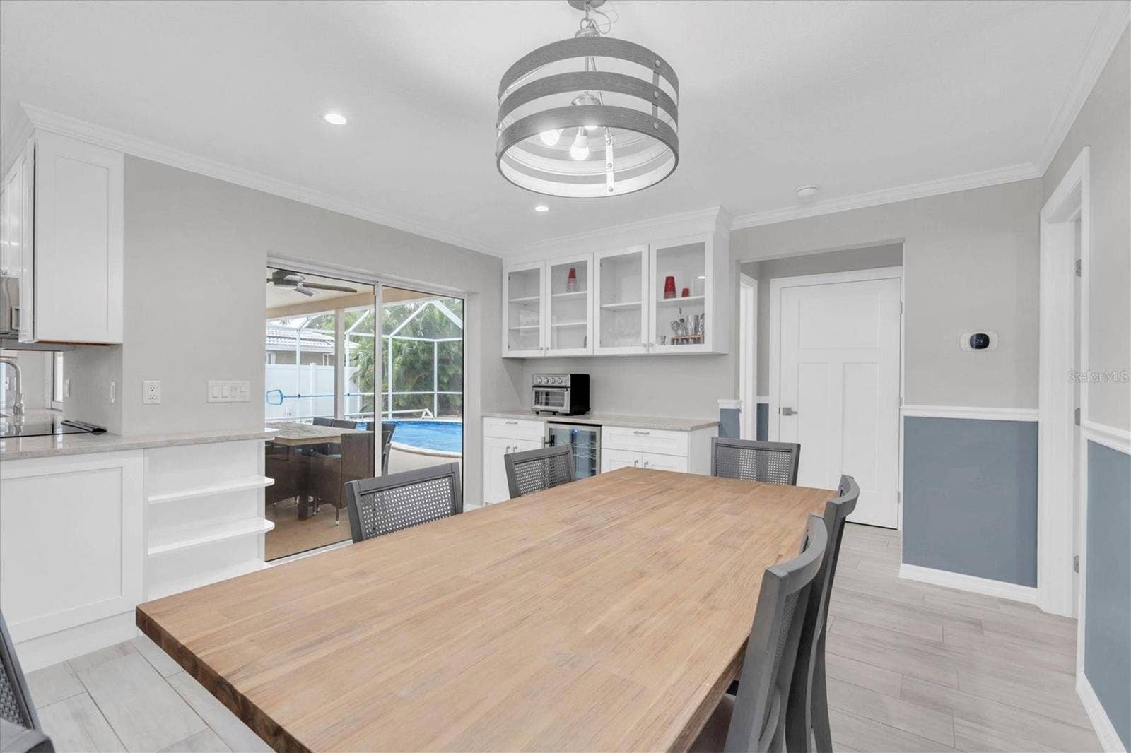 4200 46TH AVENUE S, St Petersburg, FL 33711 Dining room with Dry bar and walk in pantry