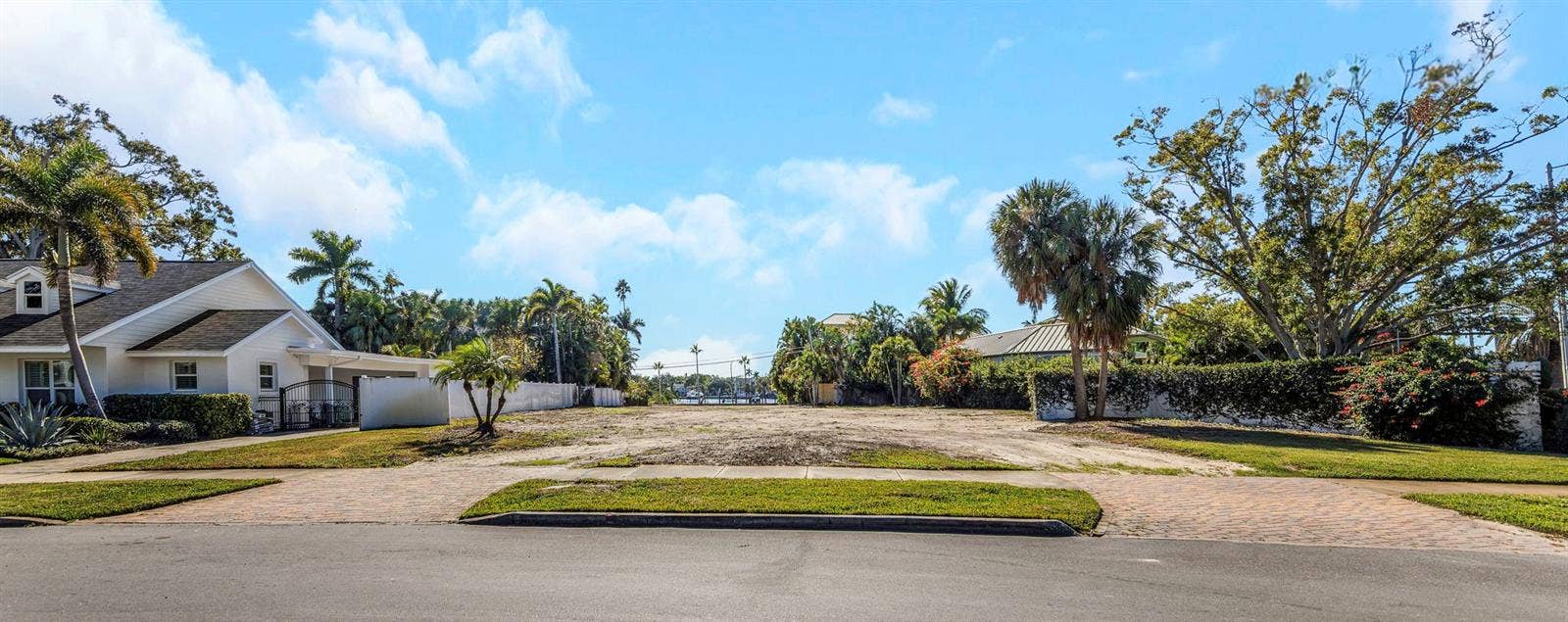 105 ESTADO WAY NE, St Petersburg, FL 33704 105 ESTADO WAY NE, St Petersburg, FL 33704