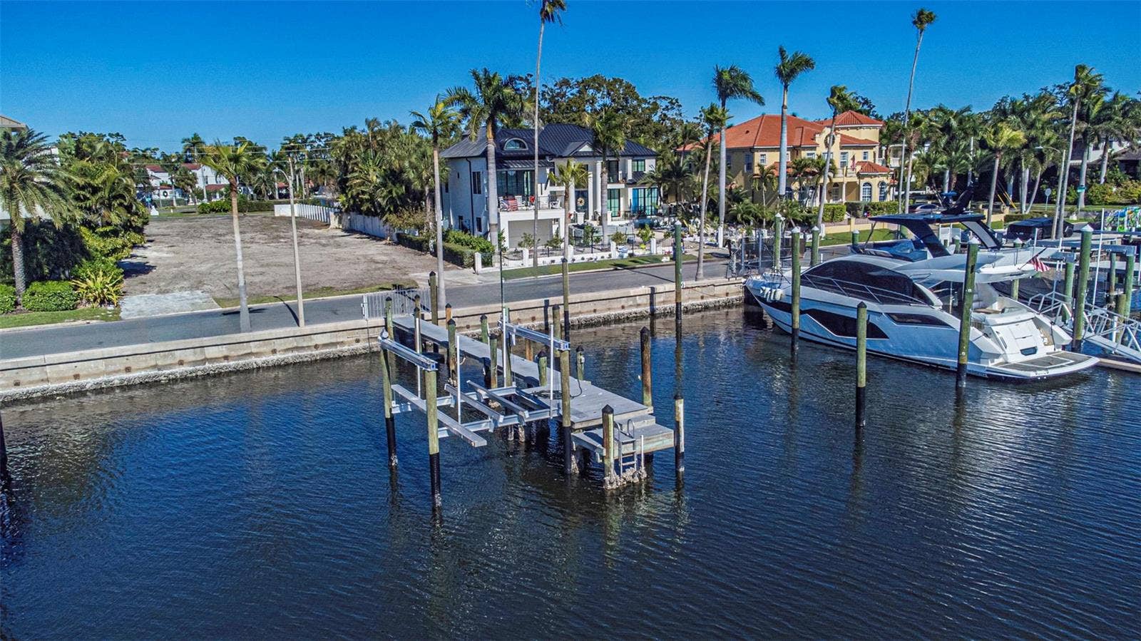 105 ESTADO WAY NE, St Petersburg, FL 33704 105 ESTADO WAY NE, St Petersburg, FL 33704