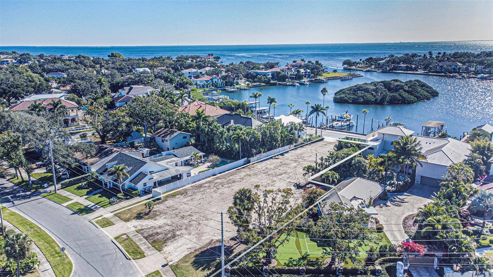 140 BRIGHTWATERS BOULEVARD NE, St Petersburg, FL 33704 140 BRIGHTWATERS BOULEVARD NE, St Petersburg, FL 33704