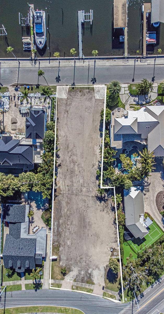 140 BRIGHTWATERS BOULEVARD NE, St Petersburg, FL 33704 140 BRIGHTWATERS BOULEVARD NE, St Petersburg, FL 33704