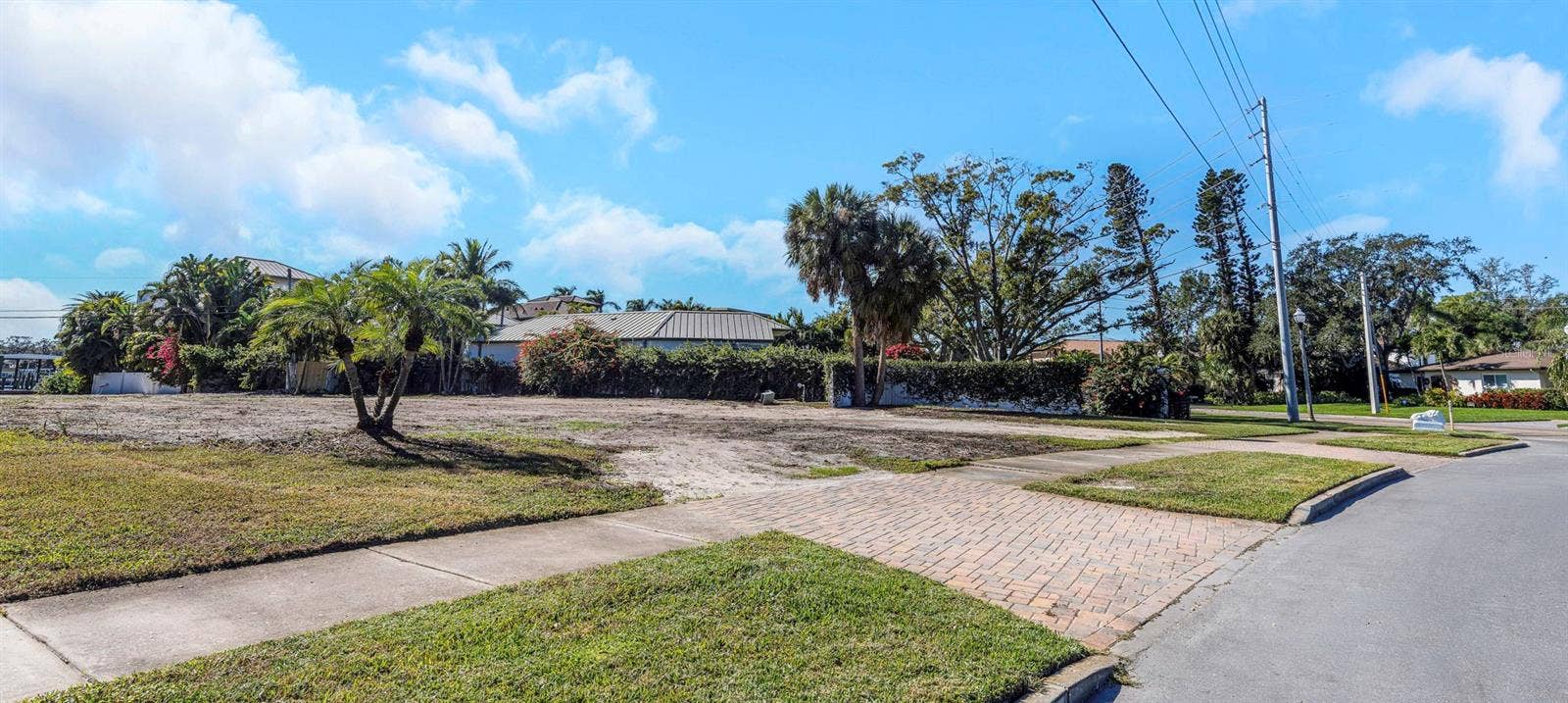 140 BRIGHTWATERS BOULEVARD NE, St Petersburg, FL 33704 140 BRIGHTWATERS BOULEVARD NE, St Petersburg, FL 33704