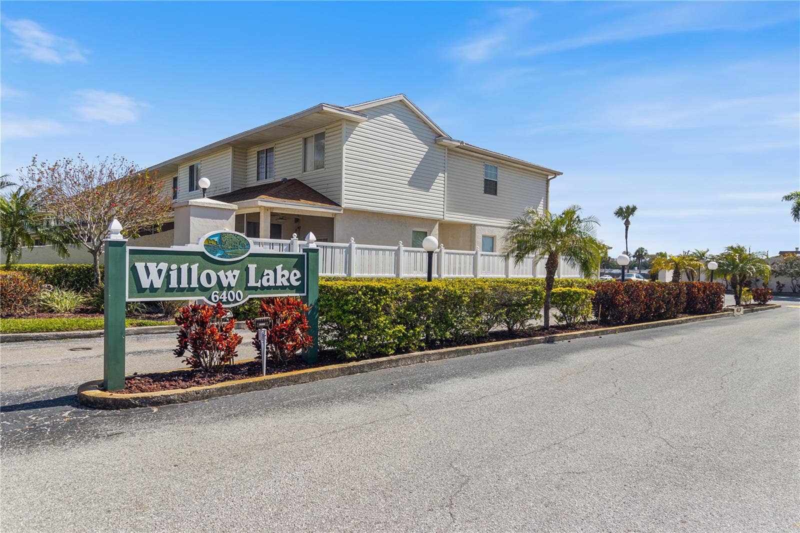 6400 46TH AVENUE N, #16, Kenneth City, FL 33709